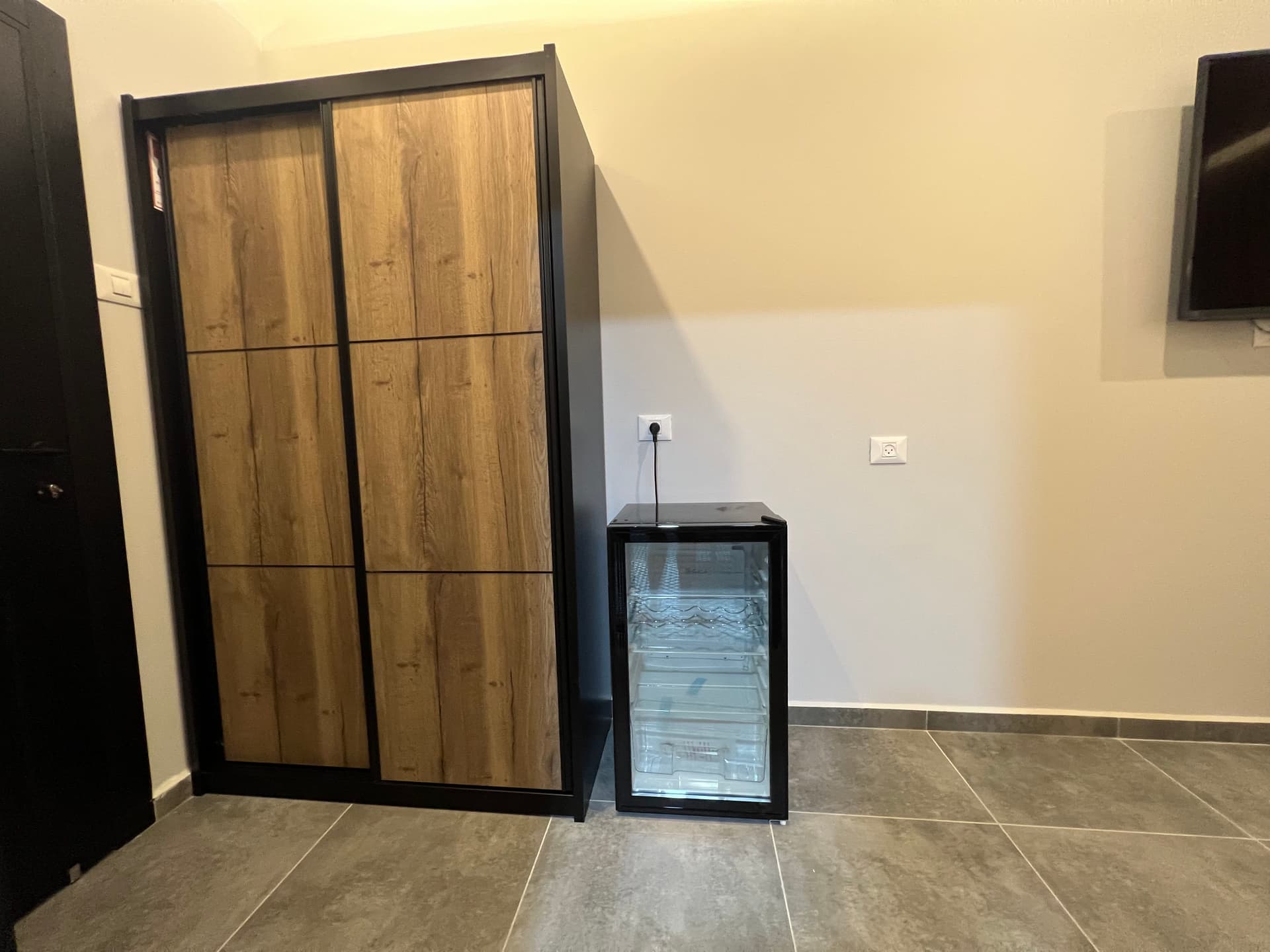 חדר תרשיש מיטת קינג במרכז אילת קרוב לים — תמונה 3