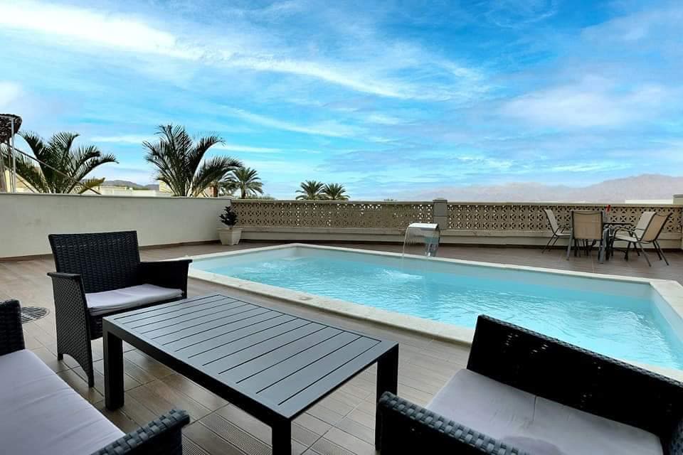 See view & pool Eilat דירת גן עם בריכה בבניין בוטיק