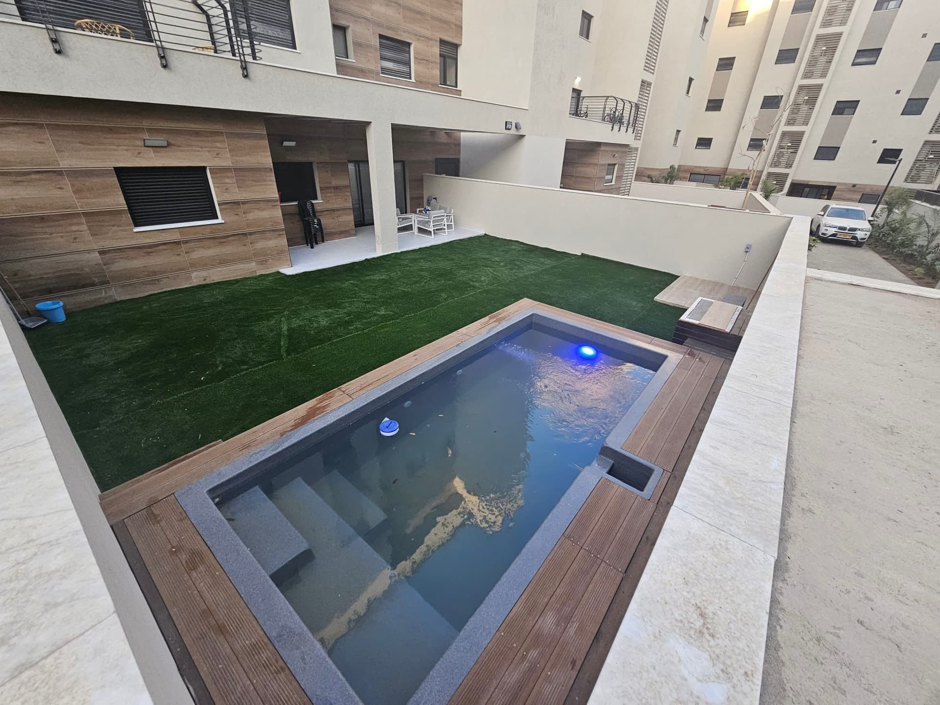 דירת גם 4 חדרי שינה עם בריכה פרטית מושקעת ברמה
