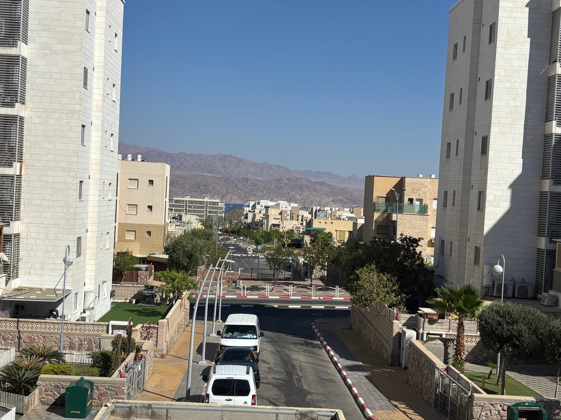 דירת נופש מהממת שלושה חדרי שינה וסלון — תמונה 5