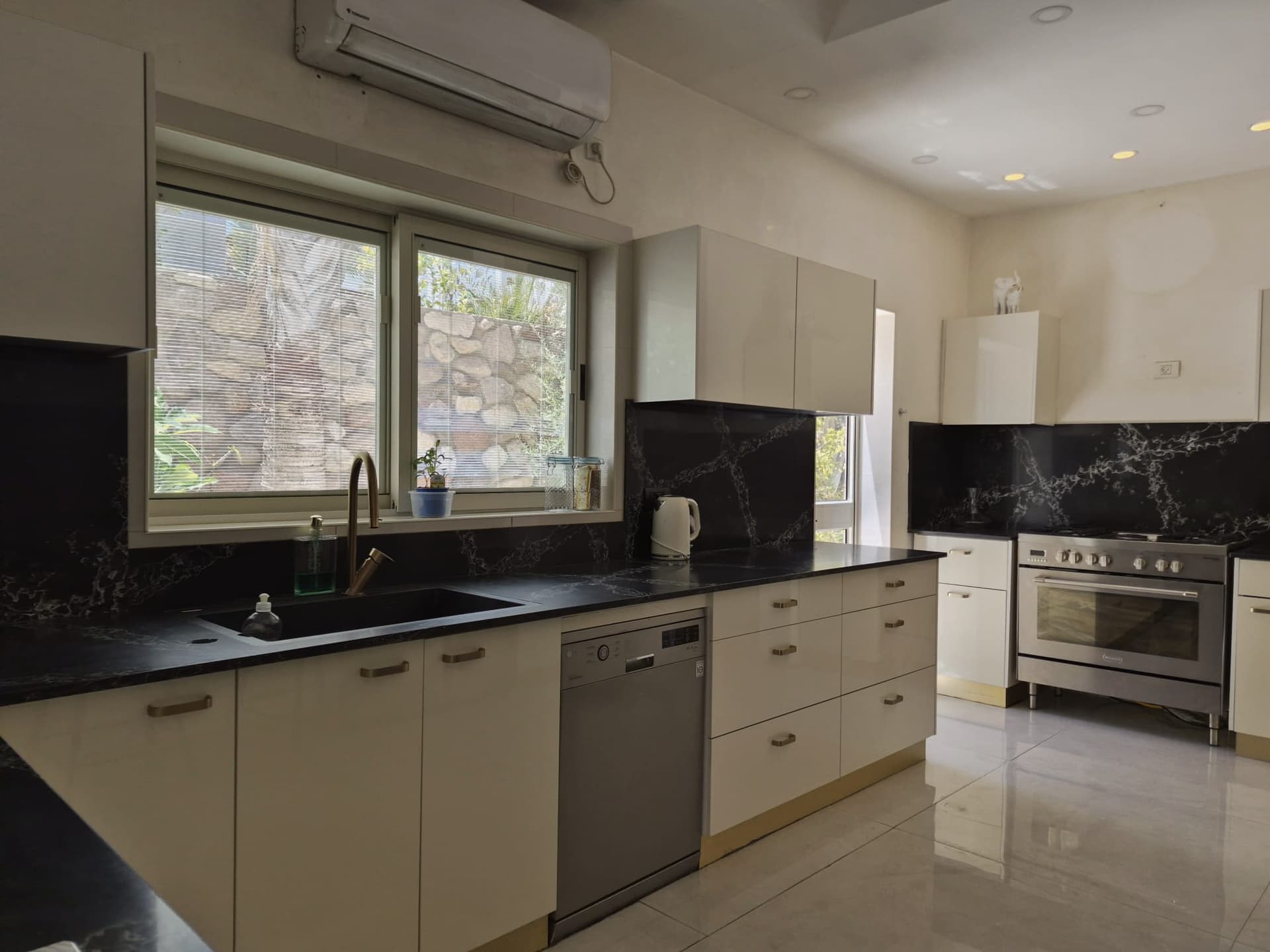 וילה 8 חדרים במרכז העיר — תמונה 22